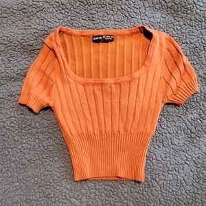 Fitted brown crop tee